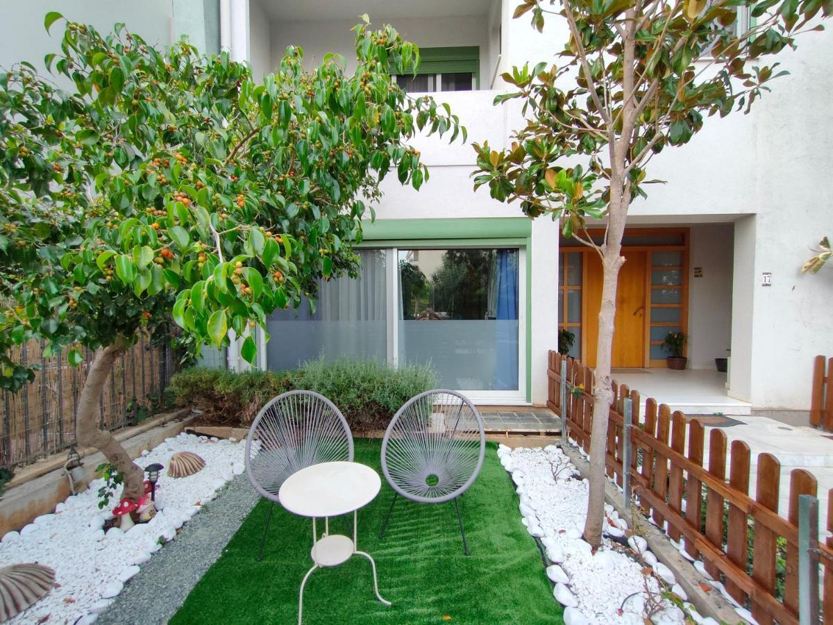 Serenity And Relaxing Studio Kalamata Bagian luar foto
