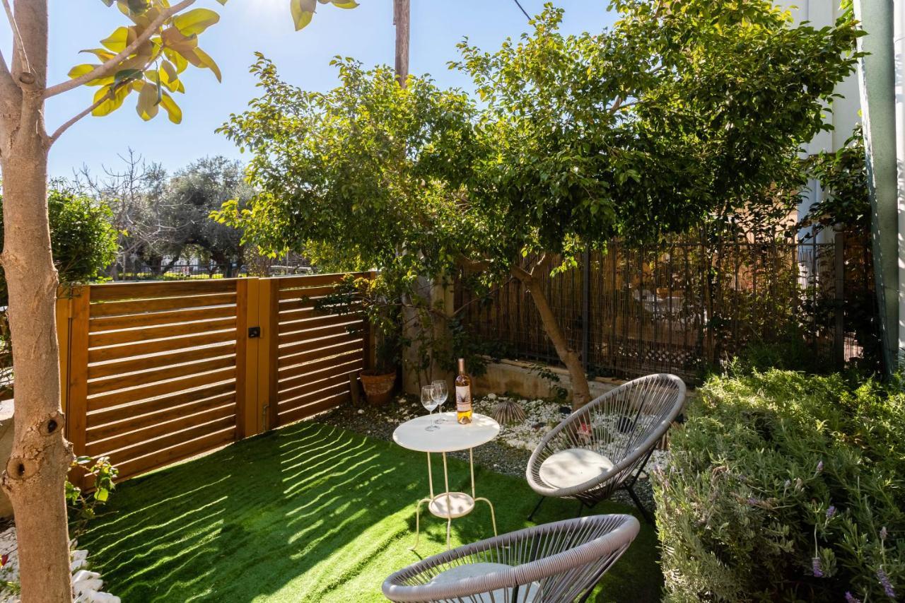 Serenity And Relaxing Studio Kalamata Bagian luar foto