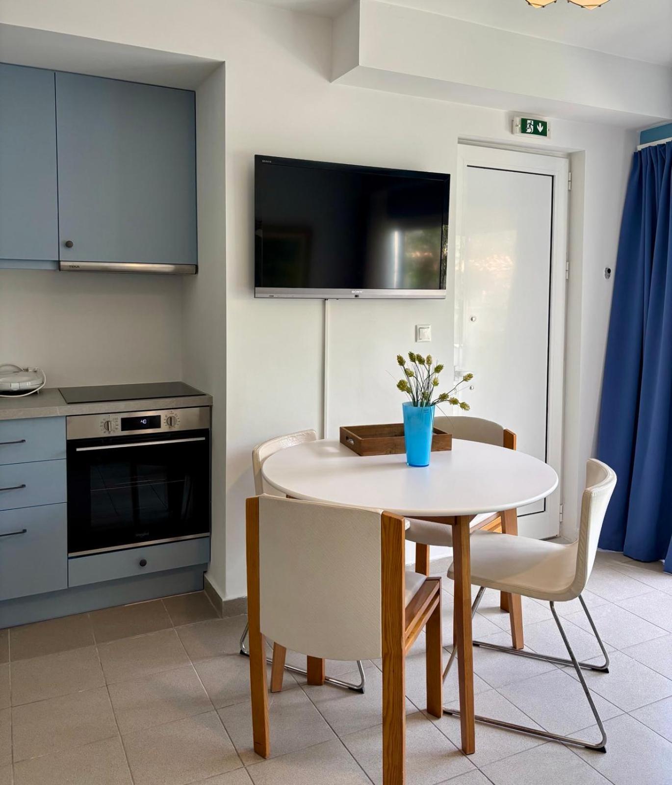 Serenity And Relaxing Studio Kalamata Bagian luar foto