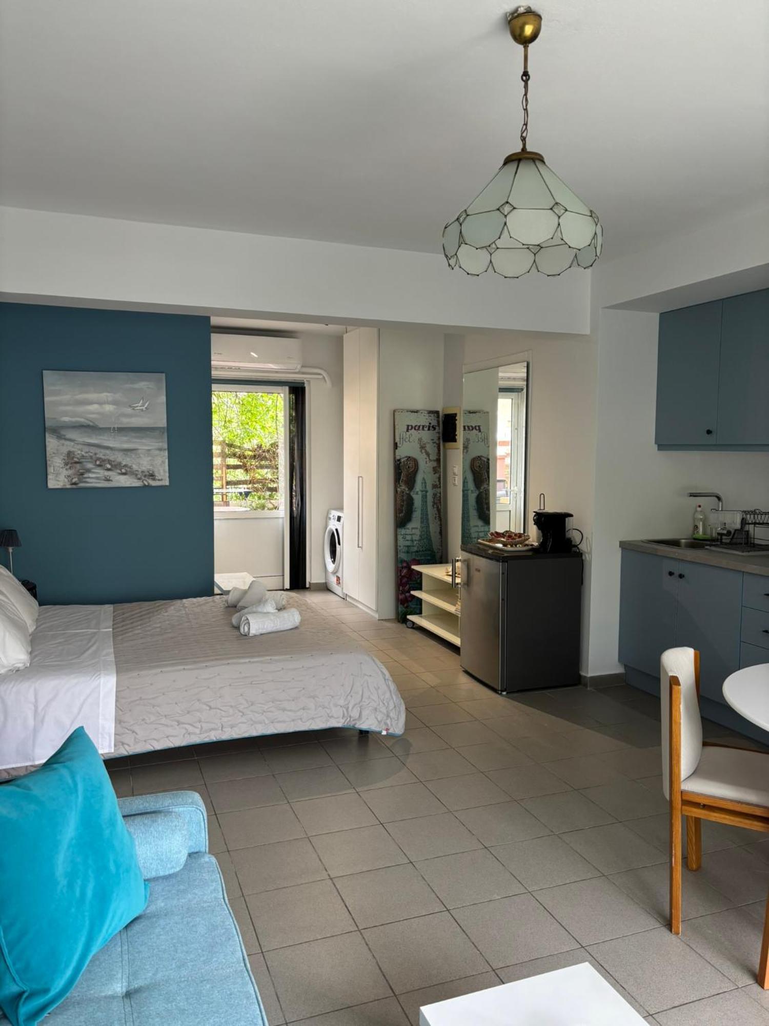 Serenity And Relaxing Studio Kalamata Bagian luar foto