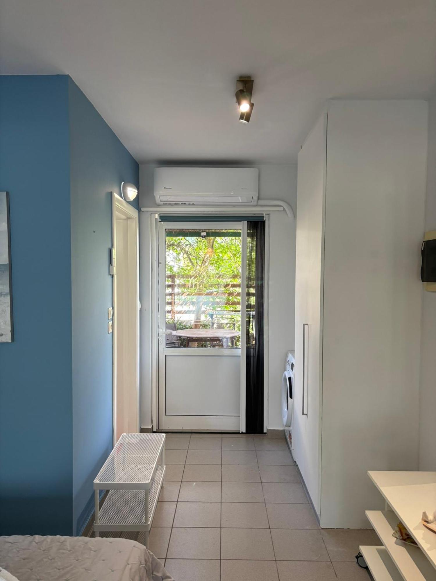 Serenity And Relaxing Studio Kalamata Bagian luar foto